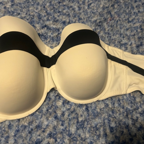 Set of SEVEN bras 38 C strapless, and regular - Picture 4 of 5